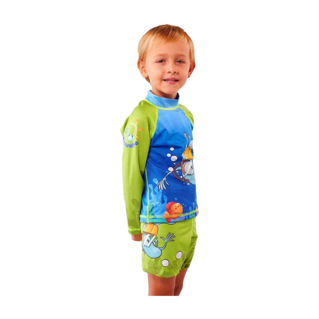 Set Rash Guard y Short Niño con UPF 50+ Aquamandra Buceando Verde / Azul - AQ103